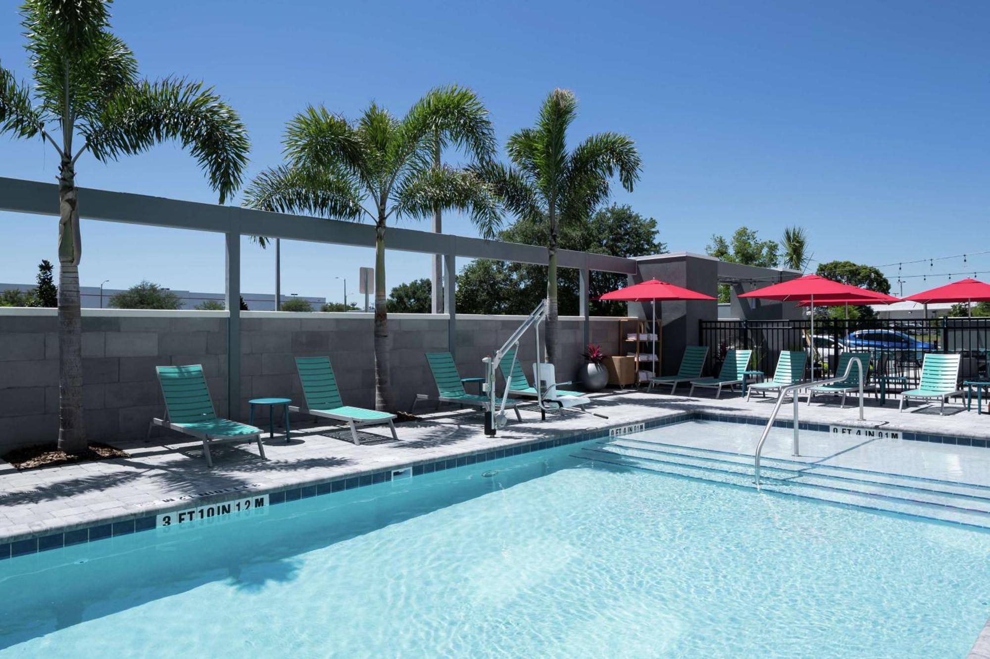 Home2 Suites By Hilton Orlando Airport Exteriér fotografie